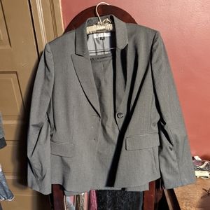 Women's suit, skirt not pants